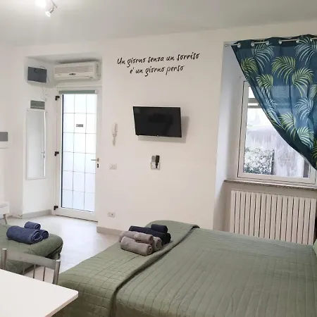 La Casa Di Joy Tatil Evi Como